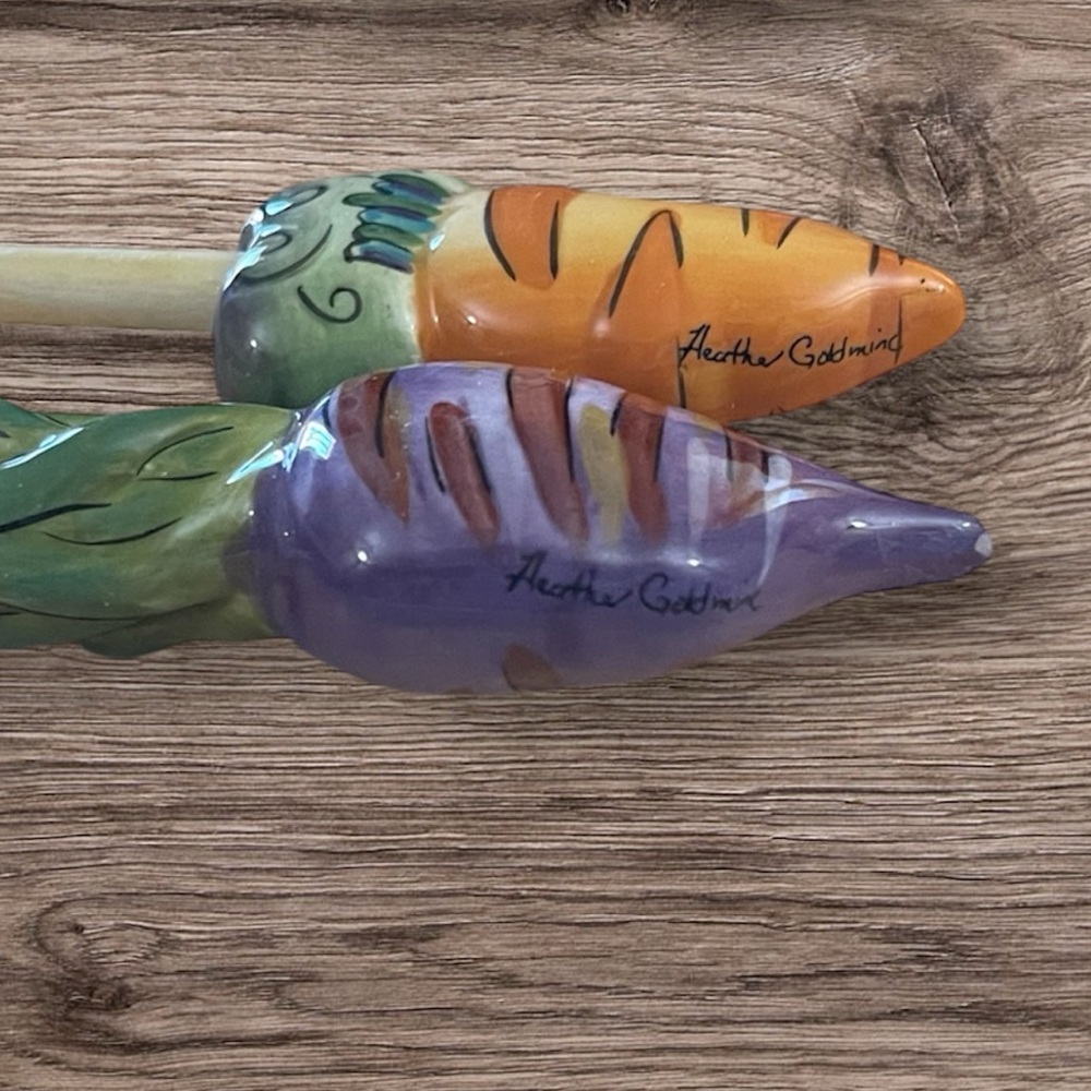 Heather Goldmine Ceramic Painted Carrots & Purple Onions Wooden Salad Set - Picture 5 of 6